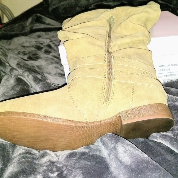 BRAND NEW Women's Tan knee high boots - Picture 4 of 4
